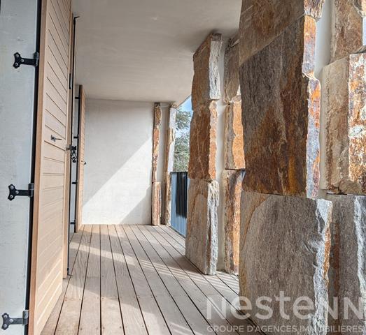 Superbe appartement 3 pièces neuf avec terrasse tropézienne à vendre à Bormes les Mimosas, dernier étage !