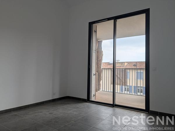 Superbe appartement 3 pièces neuf avec terrasse tropézienne à vendre à Bormes les Mimosas, dernier étage !