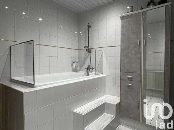 Maison de ville 6 pièces de 152 m² à Mons-en-Barœul (59370)