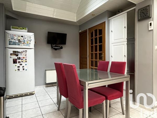 Maison de ville 6 pièces de 152 m² à Mons-en-Barœul (59370)