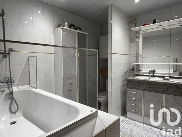 Maison de ville 6 pièces de 152 m² à Mons-en-Barœul (59370)