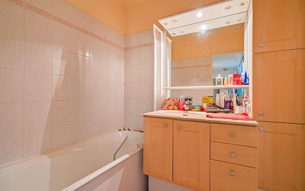 Appartement à vendre    4 pièces • 83 m2 Paris 19