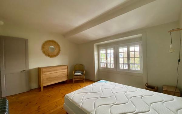 Maison à louer    9 pièces •  La Rochelle