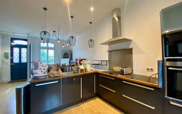 Maison à louer    9 pièces •  La Rochelle