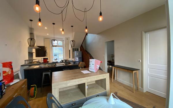 Maison à louer    9 pièces •  La Rochelle