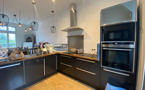 Maison à louer    9 pièces •  La Rochelle