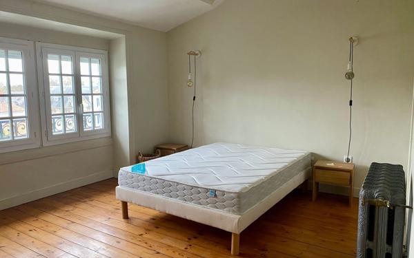 Maison à louer    9 pièces •  La Rochelle