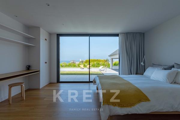 Maison d'Exception de 330 m² avec Vue  Mer