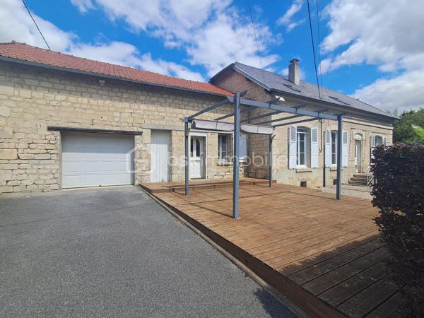 Situé à seulement 5 min de Vic-sur-AISNE, LE CHARME DE L'ANCIEN.

laissez-vous séduire par cette belle maison en pierre D'ENVIRON 165m2, offrant de beaux volumes.

Au rez-de-chaussée :
Grande entrée avec dressing, 
Cuisine aménagée et équipée
Salon et séjour
Wc indépendant
Pièce  D'ENVIRON 12m2 à rénover pouvant être transformée en suite parentale, idéale pour une vie de PLAIN-PIED.

A l'étage :
Grand palier avec placards
3 belles chambres
Salle de bains avec baignoire, douche et wc.

LES PLUS :
Dépendance attenante avec garage et grenier aménageable.
CAVE
Terrain D'ENVIRON 750m2
DPE B
POMPE A CHALEUR 
COMMUNE AVEC ECOLE PRIMAIRE
1 VISITE CONTACTEZ MOI.