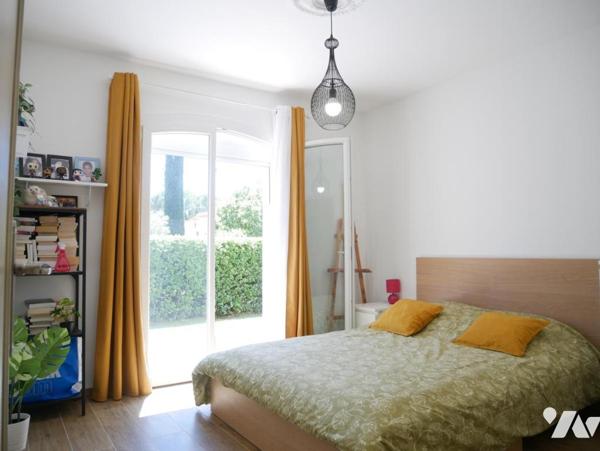 Centre ville de Grabels, une villa entièrement rénovée de 145 m², 5 pièces avec piscine et garage.