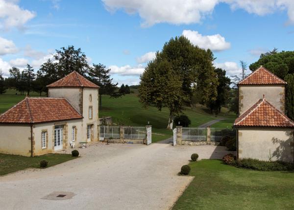 Vente Maison de luxe Auch 12 Pièces 1200 m²