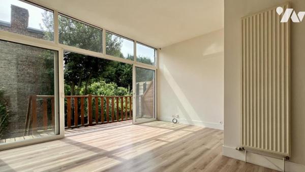 Maison de ville bel étage à conforter avec garage et jardin