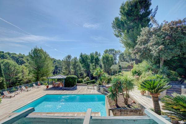 Vente Villa de luxe Aubagne 10 Pièces 480 m²