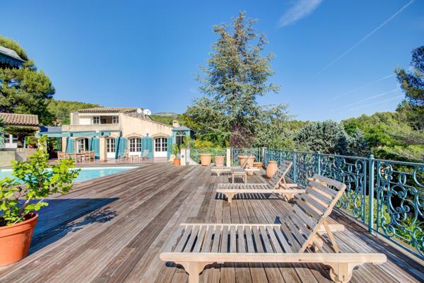 Vente Villa de luxe Aubagne 10 Pièces 480 m²