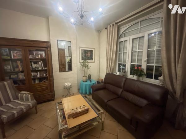 VALENCIENNES – MAISON DE VILLE DE CARACTERE – 122 m² – 3 CHAMBRES – CAVE – 189 400 € HAI
