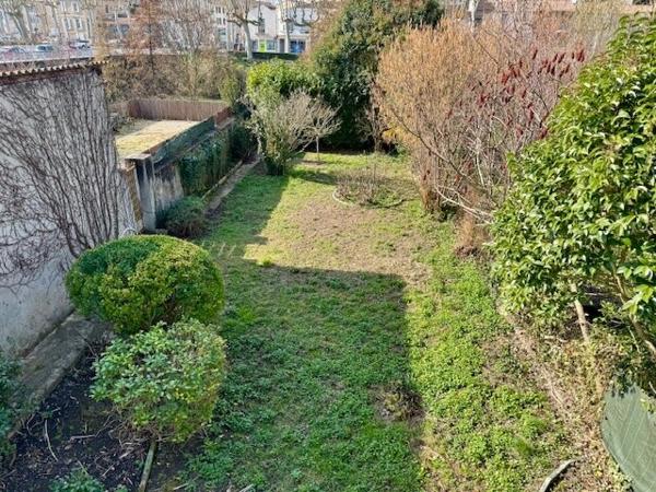 AUCH - Spacieuse maison avec jardin clos, garage et parkings