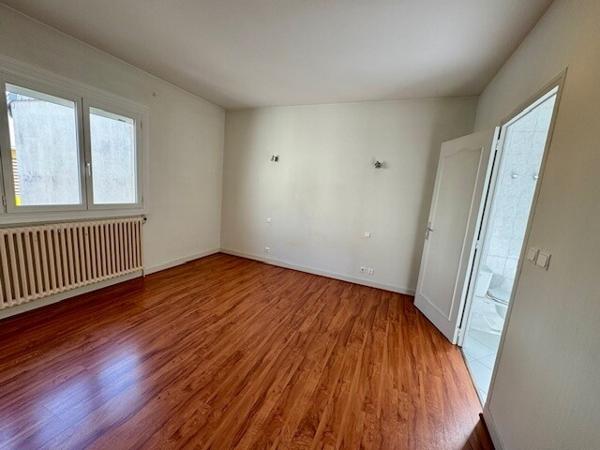 AUCH - Spacieuse maison avec jardin clos, garage et parkings