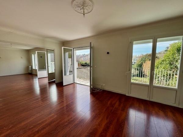 AUCH - Spacieuse maison avec jardin clos, garage et parkings