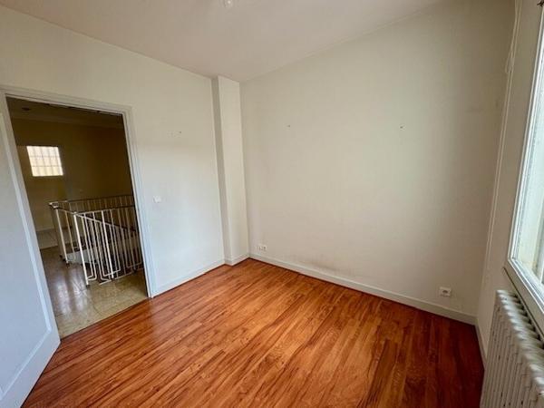 AUCH - Spacieuse maison avec jardin clos, garage et parkings