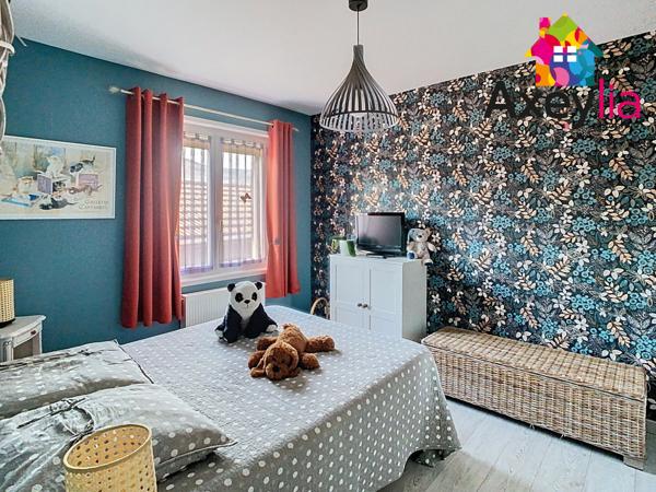 Roanne (42300) A VENDRE- A 15 MINUTES DE ROANNE- MAISON AVEC VUE DÉGAGÉE ET DÉPENDANCES.