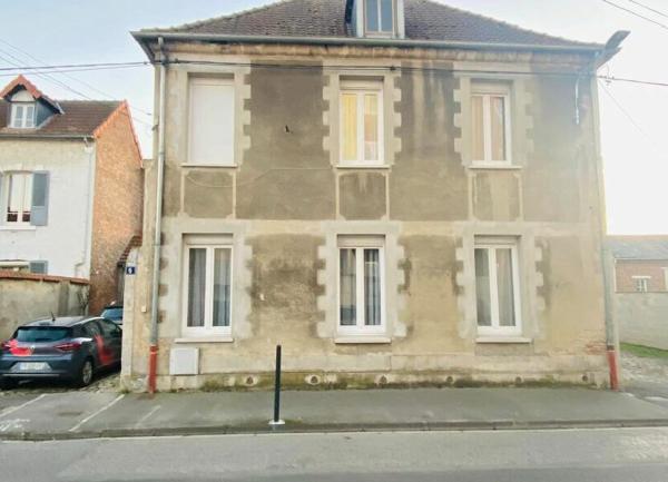 Maison à vendre    6 pièces •  La Fère