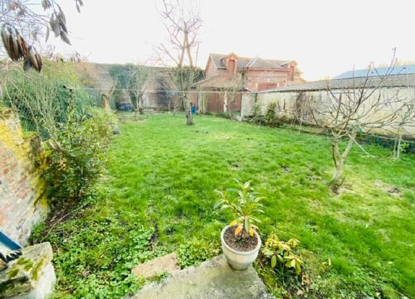 Maison à vendre    6 pièces •  La Fère