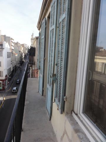 T2 AVEC BALCON Á VAUBAN