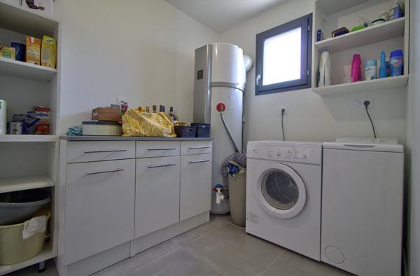 Maison plain-pied de 120m² contemporaine, lumineuse et fonctionnelle avec garage située sur les hauteurs proche d'AGEN.