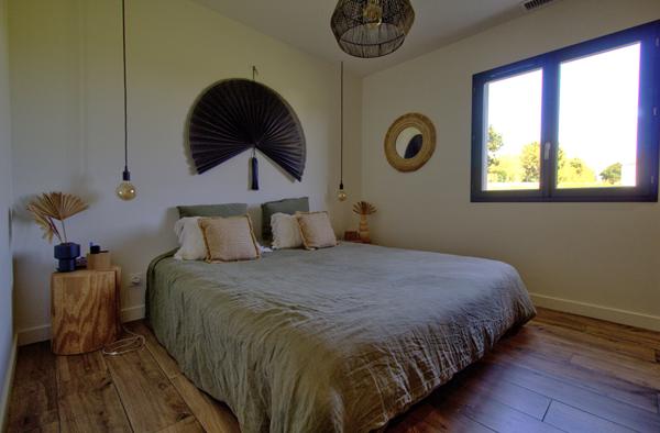 Maison plain-pied de 120m² contemporaine, lumineuse et fonctionnelle avec garage située sur les hauteurs proche d'AGEN.