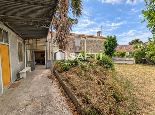 Maison ancienne avec beau potentiel, avec garage et extérieur – Sainte-Soulle centre