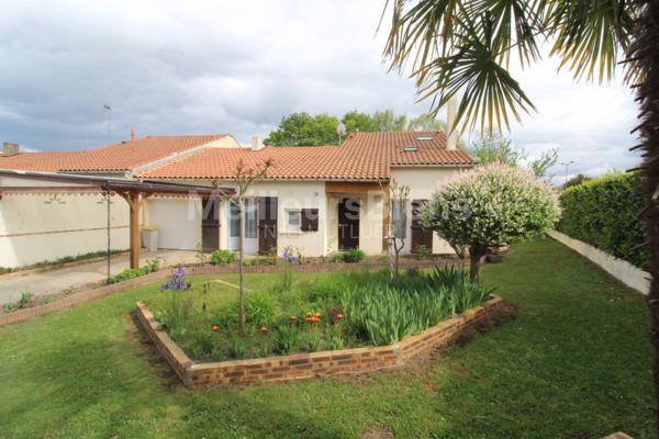 CHOLET RÉSIDENTIEL, MAISON AUX VOLUMES GÉNÉREUX 169M2