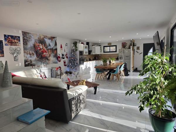 Maison à vendre à Corneville-sur-Risle dans l'Eure (27500), ref : 065/376