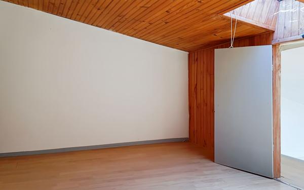 Maison à vendre    5 pièces • 108,76 m2 Forcalquier