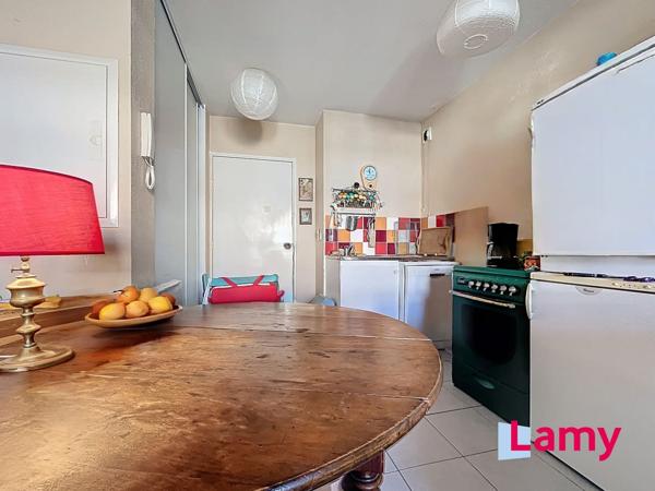 T2 avec terrasse et pkg