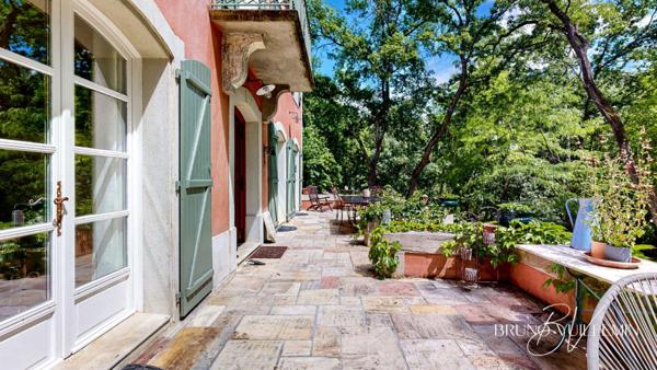 BASTIDE DE CHARME R+1  206m² sur TERRAIN  6.946m² avec PISCINE et GARAGE