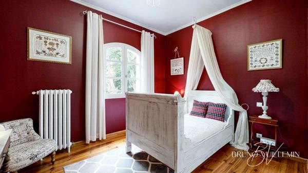 BASTIDE DE CHARME R+1  206m² sur TERRAIN  6.946m² avec PISCINE et GARAGE