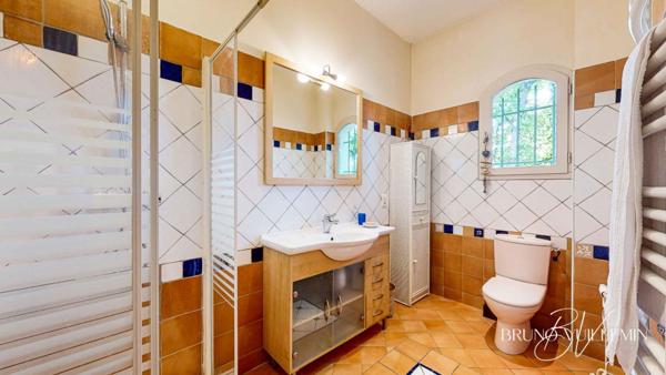 BASTIDE DE CHARME R+1  206m² sur TERRAIN  6.946m² avec PISCINE et GARAGE