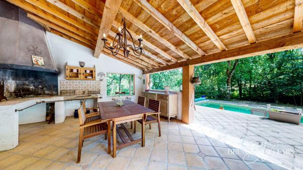 BASTIDE DE CHARME R+1  206m² sur TERRAIN  6.946m² avec PISCINE et GARAGE