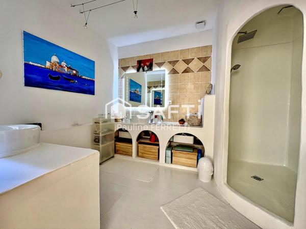 Maison 6 pièces- 175m2 avec jardin et stationnements privés