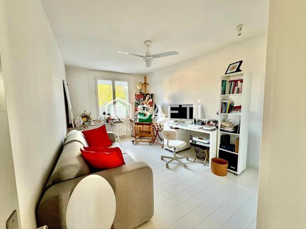 Maison 6 pièces- 175m2 avec jardin et stationnements privés