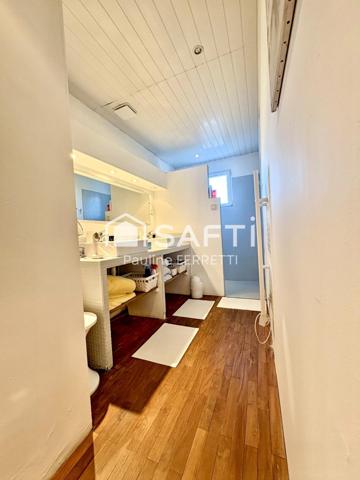 Maison 6 pièces- 175m2 avec jardin et stationnements privés