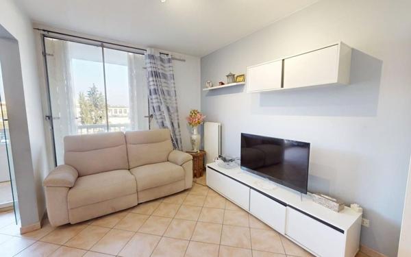 Appartement à vendre    4 pièces • 75,64 m2 Vaulx-en-Velin