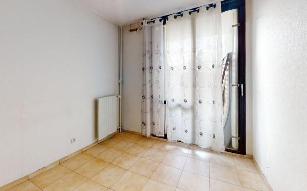 Appartement à vendre    4 pièces • 75,64 m2 Vaulx-en-Velin