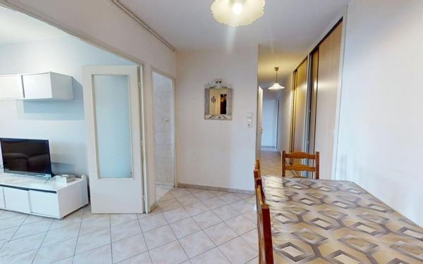 Appartement à vendre    4 pièces • 75,64 m2 Vaulx-en-Velin
