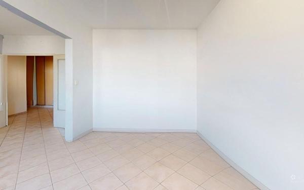 Appartement à vendre    4 pièces • 75,64 m2 Vaulx-en-Velin