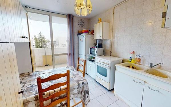 Appartement à vendre    4 pièces • 75,64 m2 Vaulx-en-Velin