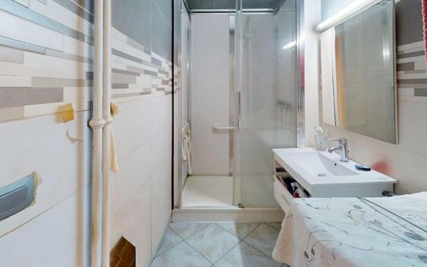 Appartement à vendre    4 pièces • 75,64 m2 Vaulx-en-Velin