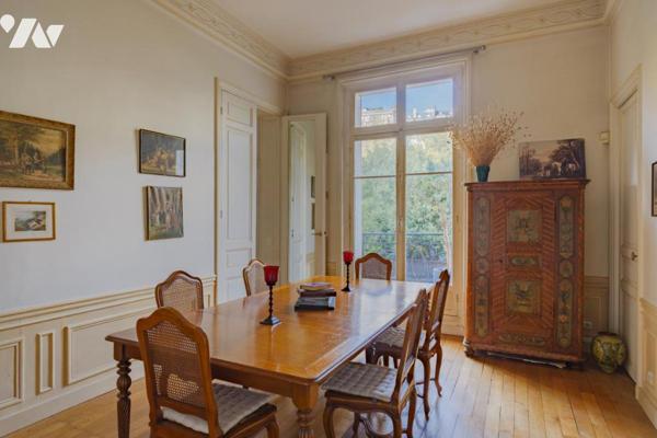 PARIS 16 / PASSY - APPARTEMENT HAUSSMANNIEN 5 PIÈCES AVEC BALCON AU CALME + CAVE