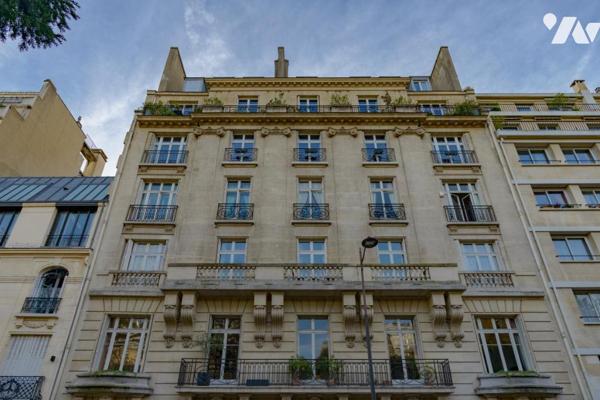 PARIS 16 / PASSY - APPARTEMENT HAUSSMANNIEN 5 PIÈCES AVEC BALCON AU CALME + CAVE