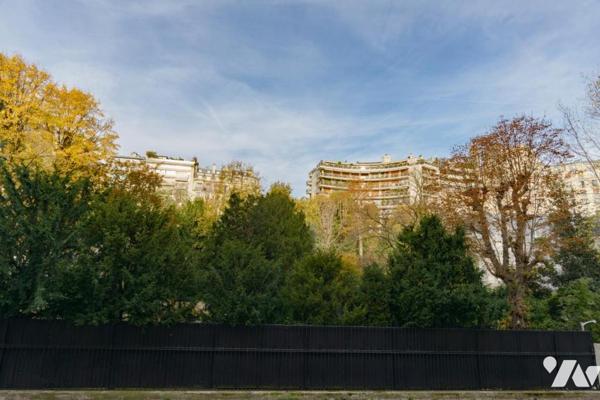PARIS 16 / PASSY - APPARTEMENT HAUSSMANNIEN 5 PIÈCES AVEC BALCON AU CALME + CAVE